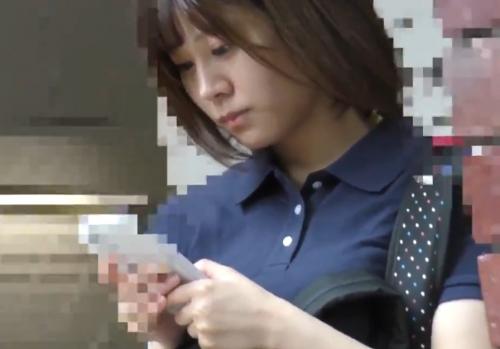ひよこ少女×電車痴漢×逆さ盗撮｜駅ホームで狙いをつけた可愛いJKをストーキングして、車内で肉棒挿入ずぼずぼ凌辱