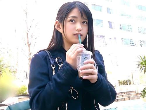19歳看護専門学生で笑顔が可愛い素人娘の