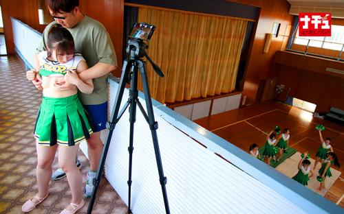 綺麗な肌が眩しいJKチアリーダーたちにエッチなことできちゃう！近くにみんながいるのに痴漢される！