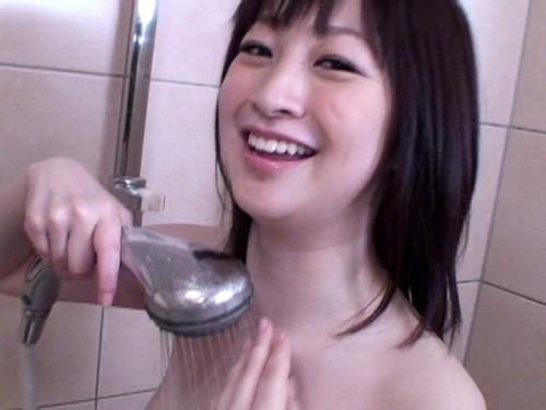 【JK×パパ活】スレンダーなかわいいJKがパパ活相手とお風呂に一緒に入りながらお湯の中でセックスを満喫しまくる!