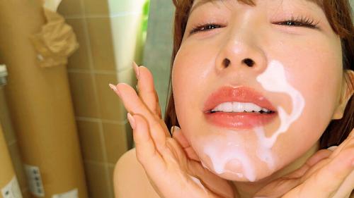 【フェラ×手コキ】熱い息が耳をくすぐり全身を貫くほどに..甘美BODYな美巨乳お姉さんにぶっかけ性交!!