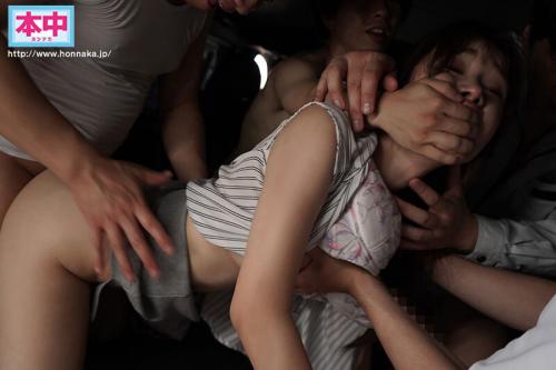【人妻×夫の部下】きれいな奥さまが夫の部下たちに押さえつけられて体を淫乱にいじられてちんこも突っ込まれてしまう!