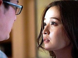 【未亡人×相馬茜】抵抗しながらも感じてしまい、年齢を感じさせない姑に見惚れてしまうバレたら家庭崩壊なのに、我慢できない