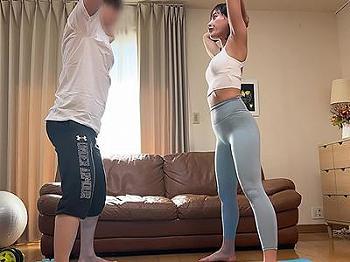 【エロ動画×素人】家に招き入れた出張フィットネストレーナーをお誘いし欲求の炎で激しく抱きしめた情熱のSEX