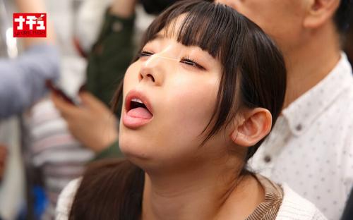 「ハァハァ///」彼氏が近くにいるのに、痴漢に犯されてエロ顔になっちゃう♪