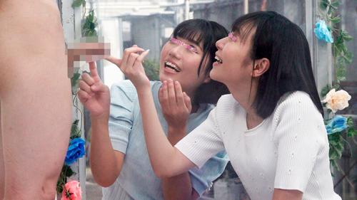 2人のかわいいJDたちが童貞のちんこを連係しながら攻め続けてうぶな反応をもてあそぶことになる!