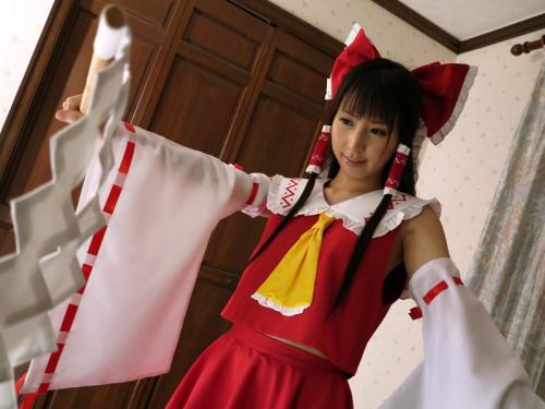 【コスプレ×ずらしハメ】可愛いアニメコスプレをしている女が衣装をずらしながらHを楽しんで絶頂することになる!