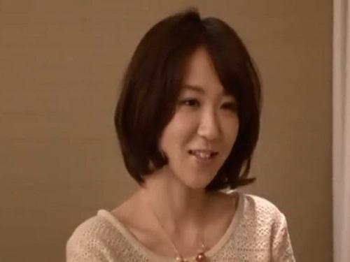 《人妻さん》期待いっぱいの美マダム!!! 「楽しんで帰っていただけるように…」「お願いします」www