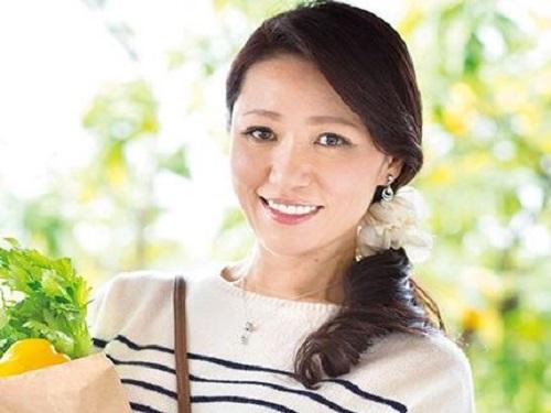 《人妻さん》愛あるセックスに飽きた奥さまがただ快感と欲望を求めてしゃぶりハメられ中に出されるwww
