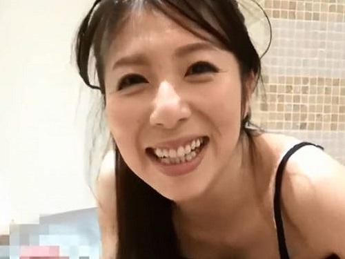 《熟女 おばさん》日本のマダムの浮気事情!!! 亭主働く真昼間に腰フリまくりの悶えまくりwww