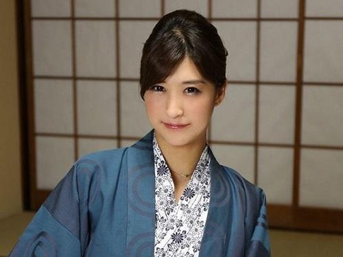 《人妻さん》高身長美人マダムと不倫旅行!!! 美マンのクリを剝かれて悶える姿がエロ杉www