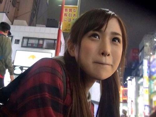 スリム微乳でウブな女の子☆ホテルで脱がせて水着着せてエッチなイタズラしてやったwww