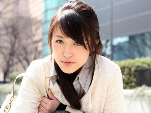 《人妻さん》透明感のある清楚な奥様が日常に飽きて昼間のホテルで他人棒の激ピストンwww