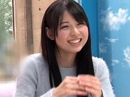 《マジックミラー号》巨根を見せられ驚く女子大生がおいしそうにしゃぶる様子www