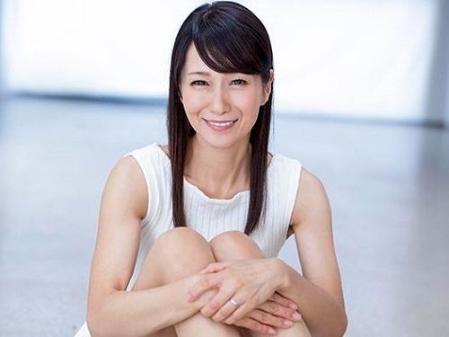 《五十路》娘２人孫２人 でもまだ女でいたい!!! AVデビューで20年ぶりオマ○コにチンポぶっ込むwww