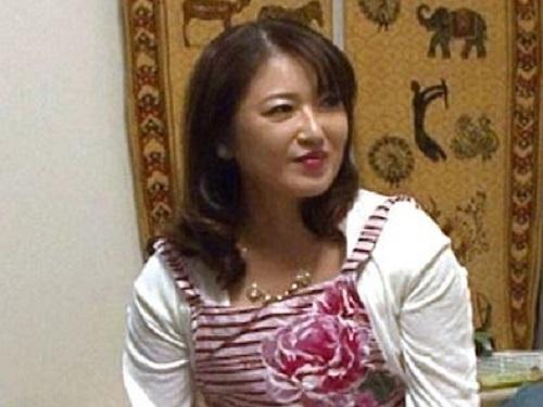 《熟女 おばさん》家事だけじゃない!!! 性欲処理もOK 熟したオマ○コがザーメンも受け止めるwww