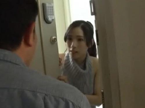 《隣の奥さん》巨乳でエロ衣装 おまけに美人☆誘惑された童貞君はされるがままに生挿入www