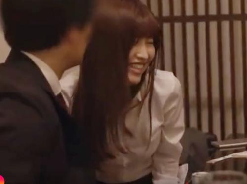 ［出張NTR/キャリアレデイ］やだぁ鬼ピス…ポルチオ中てて。美脚で誘惑しちまったほろ酔い美女が部下棒でメス堕エロ動画wwwwww