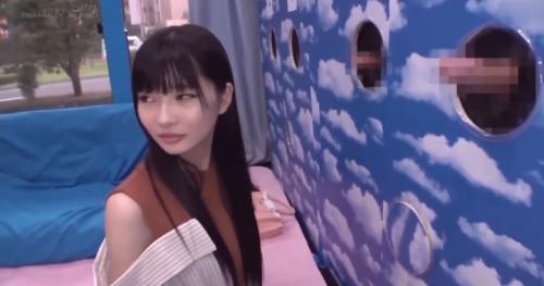 彼氏のチンポ当てクイズ！負けたら生チンポでハメまくる中出しセックス！ハズレなし賞金もらった彼氏は能天気！
