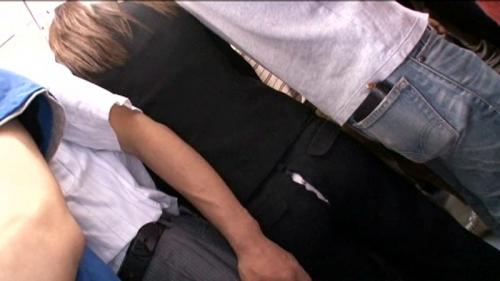 電車内で巨尻ピチパンのOLさんが裂けたズボンに、勃起したおじさんにハメまくられる