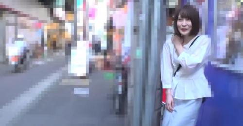 【ナンパ】素人お姉さんにバイブパンツの中に入れて街を歩く企画！もう我慢できない蜜壺が溢れそう！ホテルでハメまくる中出しセックス