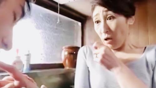 【高橋美園】同居する娘婿にオナニーを覗き見られた美しい嫁の母に、肉棒を突き勃てオマンコを責める