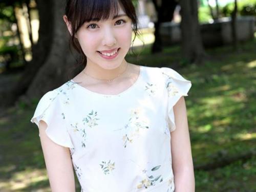 ＡＶ女優になりたい清楚系美少女がカメラの前でＡＶデビュー！