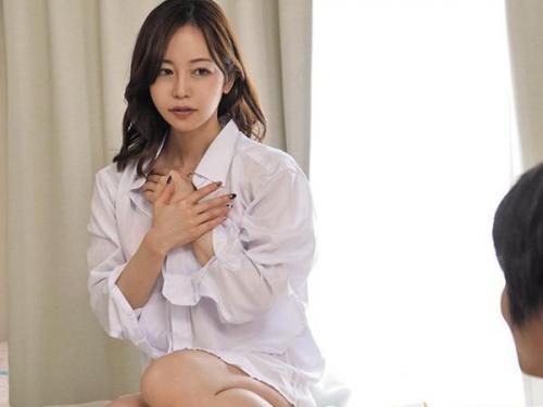 普段は厳しい華奢巨ん乳の女上司と宅飲みセックス…まさかの関係になってhしまうシチュエーションに