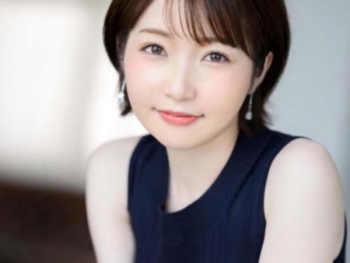 ＜AVデビュー＞三十路色白美人が不倫で淫らに変貌…他人棒を求めて自らおまんこにチンポを誘導
