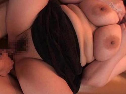 肉感マックスの卑猥すぎる巨乳姑！義母との禁断の不貞行為！