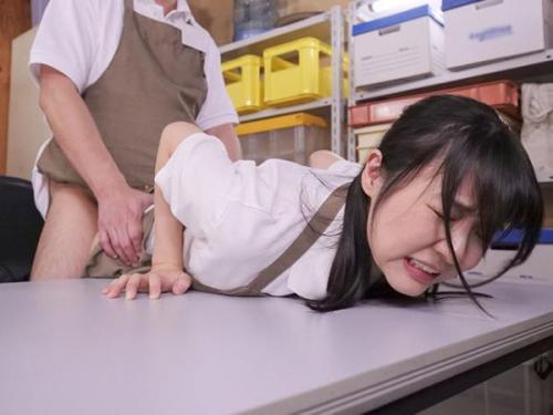 ＜ガチレイプ＞大嫌いな店長にチンポをお挿入されて無理矢理犯された巨乳美人がまさかの肉便器堕ち！？