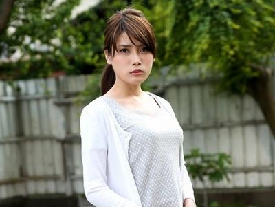罪を犯してしまった美人妻たちは…被害者の要求に誠心誠意、身体で答える