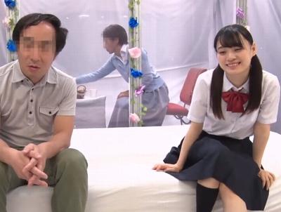 「えぇ～お母さんに聞こえちゃうよ///」思春期のJKたちが実オヤジと母親の前で近親相姦