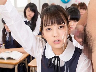 授業中の女子校生たちにも当たり前にザーメンが降り注ぐぶっかけ学園ｗ