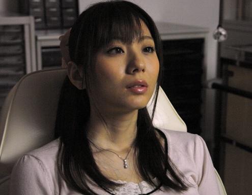 ［騎乗位×麻美ゆま］強姦の記憶は鮮烈で快楽に溺れた自分を忘れられなくなってしまった人妻