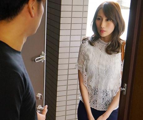 ［彼女の姉×巨乳］豊満な胸を露わにしながら硬くなったペニスで激しく乱れ絶頂を迎えちゃう女性