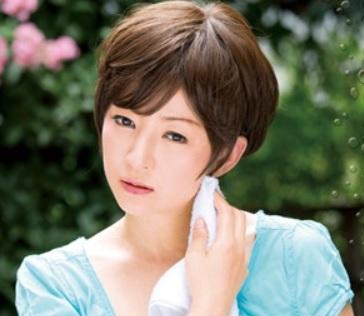 ［騎乗位×人妻］身につけたエロテクを存分に奮って、男性に喜ばれるプレイをご披露する美熟女