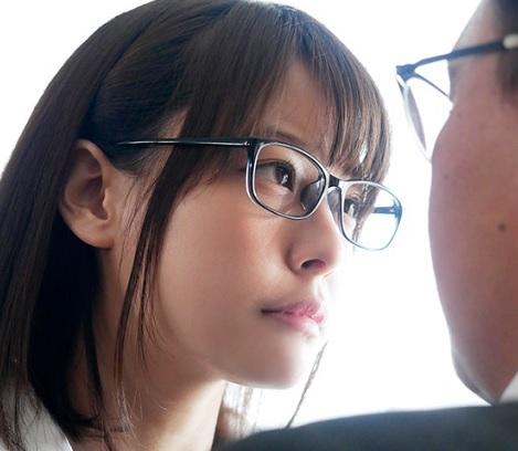 ［顔射×女子校生］愛液に溢れた熱い膣におちん〇ををお迎えしてエロな表情で満足イキする女子校生