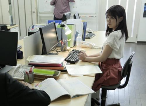 ［二宮ひかり×拉致］豹変した鬼畜に我を忘れガン突きされる！汚いペニスに狩られたAV女優