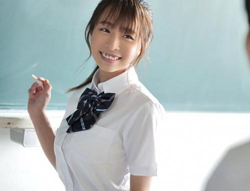 〖騎乗位＠ぶっかけ〗喉奥までと要求するような表情なので深く口挿入されてむしゃぶってしまう可愛い子