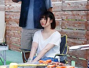 【人妻NTR】若い奥さんを狙う近所の変態オッサンが町内イベントを企画！旦那が泥酔して隣で犯される妻《中出しレイプ》