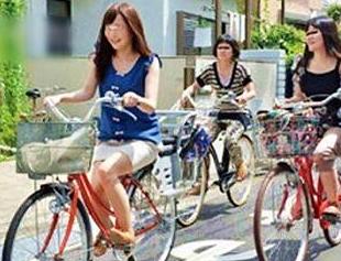 【人妻レイプ】産後間もない清楚美女を無理やり野外レイプ！敏感な体を濃厚愛撫されて痙攣しまくりで快楽堕ちするドスケベ女