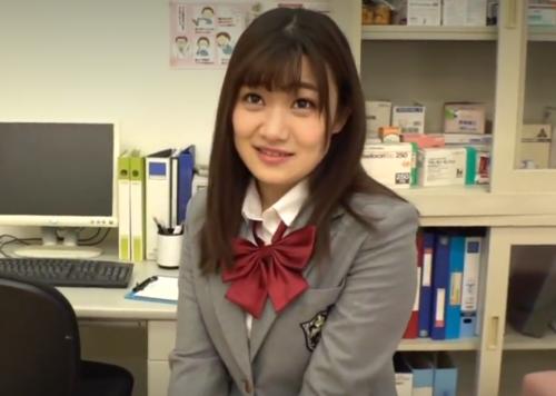 【健康診断】制服少女をお小遣いで誘う悪い大人！たっぷり感じさせられてしまってゴム無し挿入されちゃう