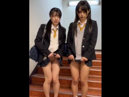 【ダブルイジメ】仲良し女子二人を揃ってイジメる男子たち！エッチな命令にも涙目で怯えて言いなり