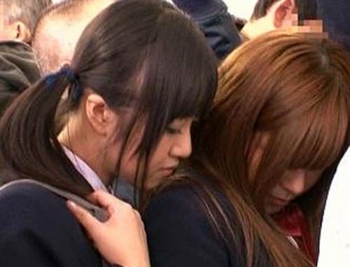 【JK痴漢】女だからって油断できない！女子を狙うレズビアン痴女、嫌がる制服少女の体を好き放題触ってイカせまくり《レイプ》