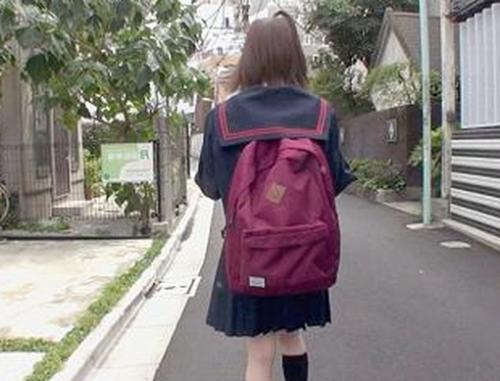 【家出JK】住むところがない小さな女の子を泊まらせる代わりに、夜は性欲処理のためにご奉仕セックスを強要《中出しレイプ》