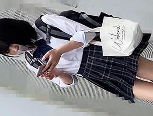 ※自宅特定レイプ【素人JK】可愛すぎ美少女が電車内で変態に密着されチンポ挿入…自宅まで尾行されて夜中もレイプ被害！