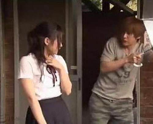 【JKレイプ】突然の雨で制服が濡れ透け…傘を貸してくれる親切な人だと思ったら、ロリ顔美少女が号泣レイプ被害《枢木あおい》