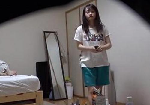 《昏睡レイプ》史上トップレベルの童顔系ルックスの女子の部屋に侵入！勝手に挿入してJK特有の締め付けを堪能【盗撮】