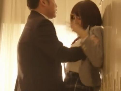 《教え子レイプ》嫌がる巨乳ロリ生徒を凌辱！力づくで犯されてしまって快楽に負けて変態教師に強引にイカされる